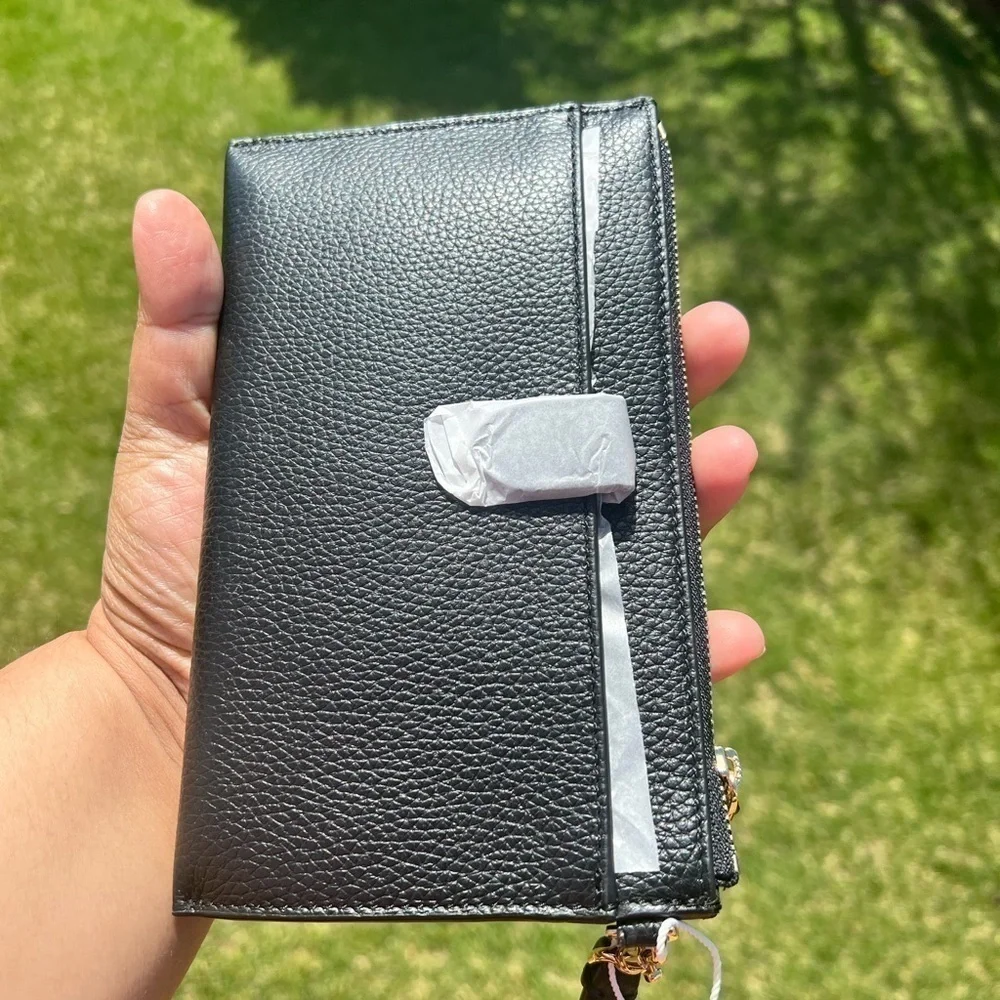 TORY BURCH•Chelsea Black Gold hardware logo wristlet